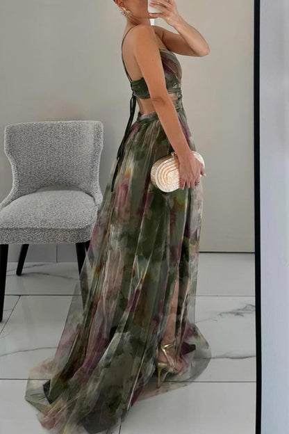Vestido largo elegante con estampado y detalles ajustables para un mira sofisticado